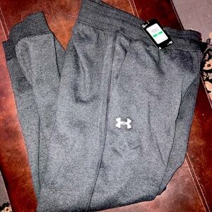 NWT MENS Under Armour joggers- large dark gray